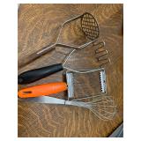 Lot of 4 Kitchen Utensils