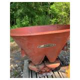 Avco New Idea 109 Fertilizer Spinner Spreader