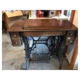 Singer antique sewing machine, untested