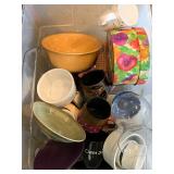 Box of Miscellaneous Kitchen Items