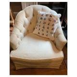 Vintage Cream Spinning Den Chair & Pillow