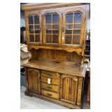 Vintage Early American/Colonial style pine Buffet