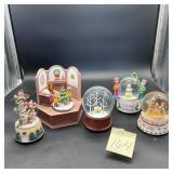 Water Globes & Christmas Decor