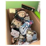 Box of snowman Christmas decor