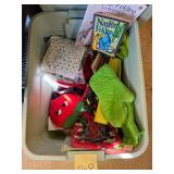 Tub of cloth pot holders