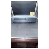 Magnavox DV200MW8 DVD/VCR combo player