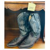 Black leather bullhide Western cowboy boots by ..