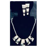 Vintage Trifari geometric cutout necklace featu..