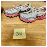 NIKE Dual Fusion Size 10