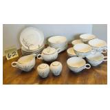 8- piece place setting vintage Universal Baller..