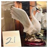 Vintage 1987 Homco Masterpiece Porcelain swan f..
