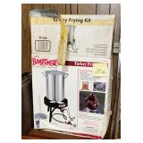 Bayou Classic TF-66 turkey frying kit, a 6-piec..