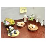 Tchotchkes including vintage 'Bonzo' dog salt s..