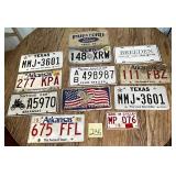 Mixed lot of 12 collectible license plates
