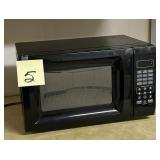 Mainstays 0.7 cu ft Countertop Microwave Oven