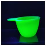 VTG Jeanette Jadeite Uranium Glass 1/4-Measure Cup