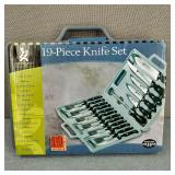 2007 Gourmet Traditions 19 Piece Knife Set in Case