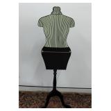 1995 Bombay Company Wood Valet Stand/Dress Form