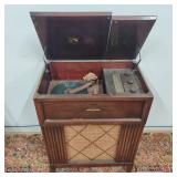 VTG-RCA Victor Victrola Radio/Phonograph Cabinet