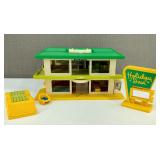 1974 Playskool Familiar Places Holiday Inn