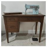 1963 Singer Style-Mate Sewing Machine/Accessories