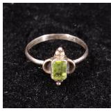 .925 Sterling Silver Peridot Stone Ring Size 7.25
