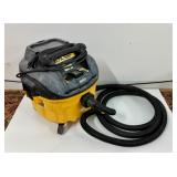 DeWalt 8 Gallon Dust Extractor Vacuum