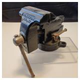 Columbian 3 1/2 inch Bench Vise