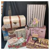 8 Gift Boxes Vintage Inspired