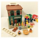 VTG Fisher Price Sesame Street House +