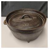 VTG 12 Cast Iron Dutch Oven