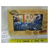 Mirro Pastry Press in Original Box