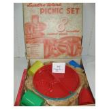 Lustro Ware Picnic Set - New In Box