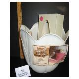 Retro Festival Tulip Bathroom Set - Plastic
