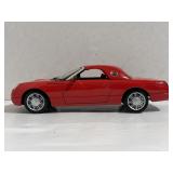 MAISTO Thunderbird Hardtop-Removable 1:18 Scale