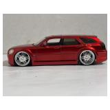 JADA Toys ï¿½06 Dodge Magnum 1:24 Scale Diecast