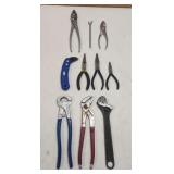 Pliers, Nippers, Adj. Wrench, Scoring Knife