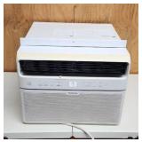 Toshiba Window Type A/C Unit 10000 BTU/H, Tested,