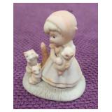 Vtg Holly Hobbie porcelain figurine Girl with