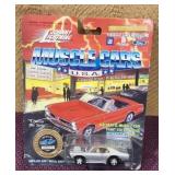 Johnny Lightning Muscle Cars 1972 Nova SS with