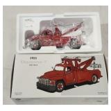 1955 Diamond-T Tow Truck 1:34 Scale Die-Cast