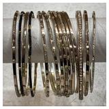 LOTS of Assorted Womenï¿½s Bracelets