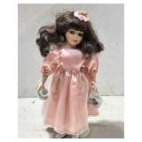AVON Special Memories Spring Tea Doll ï¿½Christinaï¿½