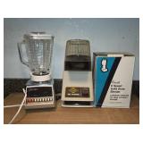 2 Blenders and a popcorn Popper