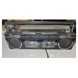Soundesign Model 4742 Dual Cassette Boombox