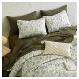Wake In Cloud Quilt Set, Reversible King