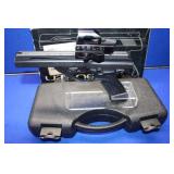 Beretta U22 NEOS .22LR 2 Mags& Holo Sight in Box