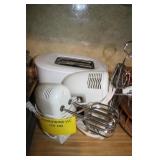 Lot of Small Kitchen Appliances