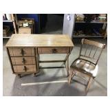 Desk and Chair 31ï¿½x44ï¿½x19.5ï¿½