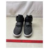 Pair of Nike Marxman Hightop Shoes, size 13